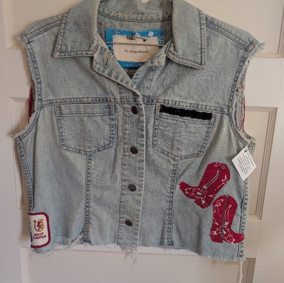 Denim vest, embellished w fabrics, fringe, cowboy boot patch, HANDMADE ITEM - Picture 8 of 11